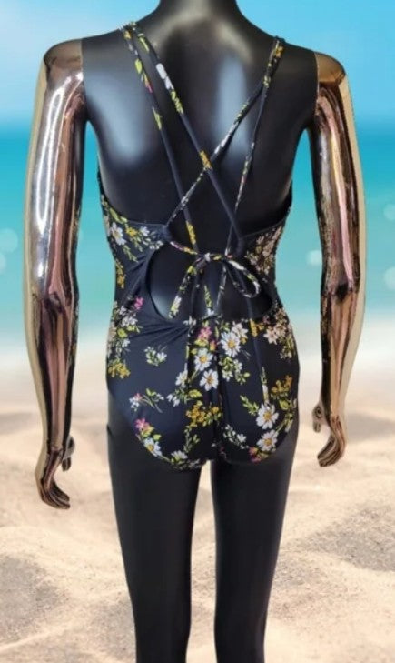 Cute Beach Betty Miracle Brands Floral Slim One Piece Swimsuit Mint Condition!