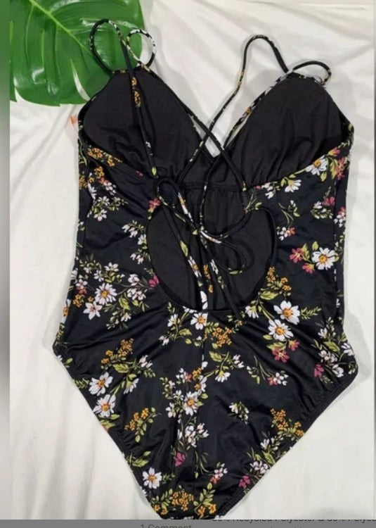 Cute Beach Betty Miracle Brands Floral Slim One Piece Swimsuit Mint Condition!