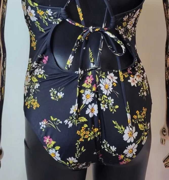 Cute Beach Betty Miracle Brands Floral Slim One Piece Swimsuit Mint Condition!